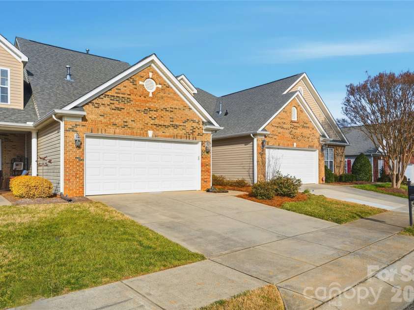 335 Garnet Court, Fort Mill, SC 29708.  MLS# CAR4334059, YatesRealty ID 10769. 