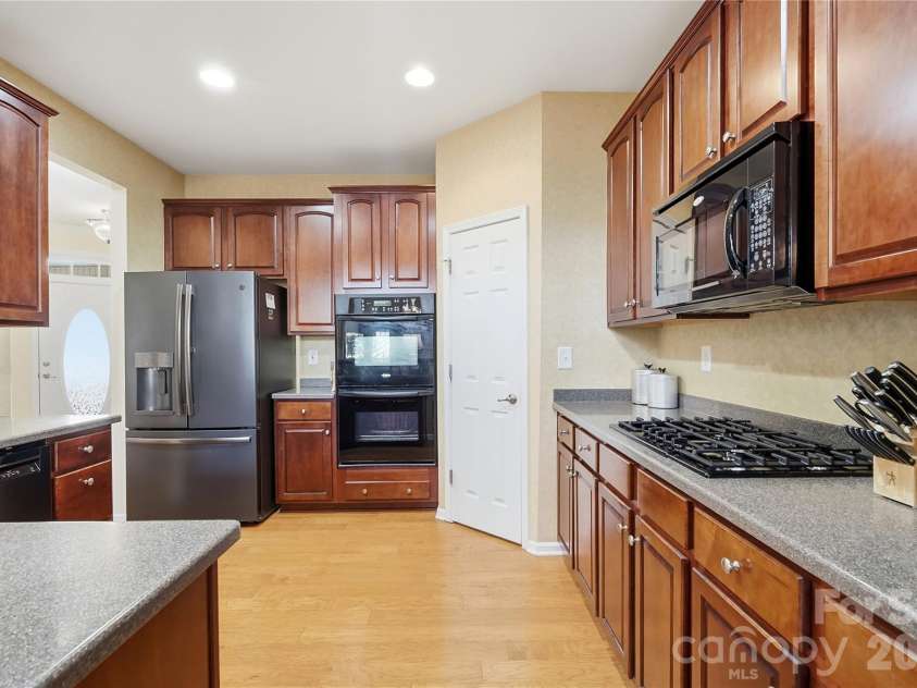 335 Garnet Court, Fort Mill, SC 29708.  MLS# CAR4334059, YatesRealty ID 10769. 
