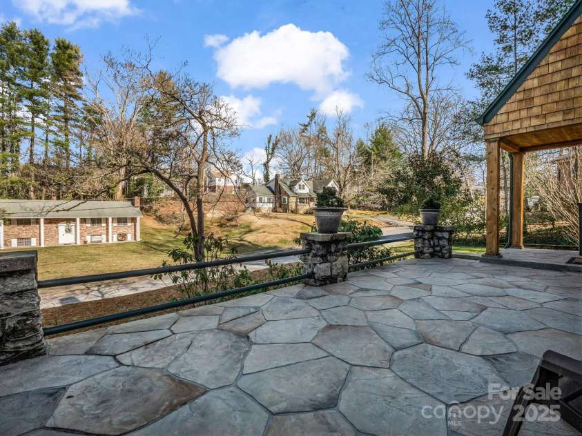 1401 Highland Avenue, Hendersonville, NC 28792.  MLS# CAR4220096, YatesRealty ID 1077. 