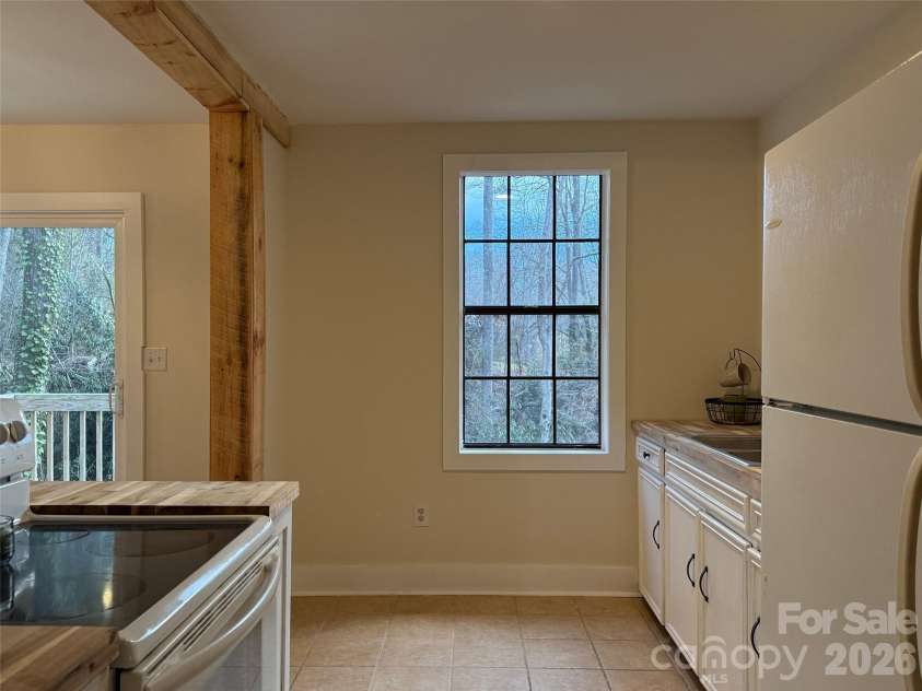 54 Big Bear Drive, Pisgah Forest, NC 28768.  MLS# CAR4339818, YatesRealty ID 1077. 