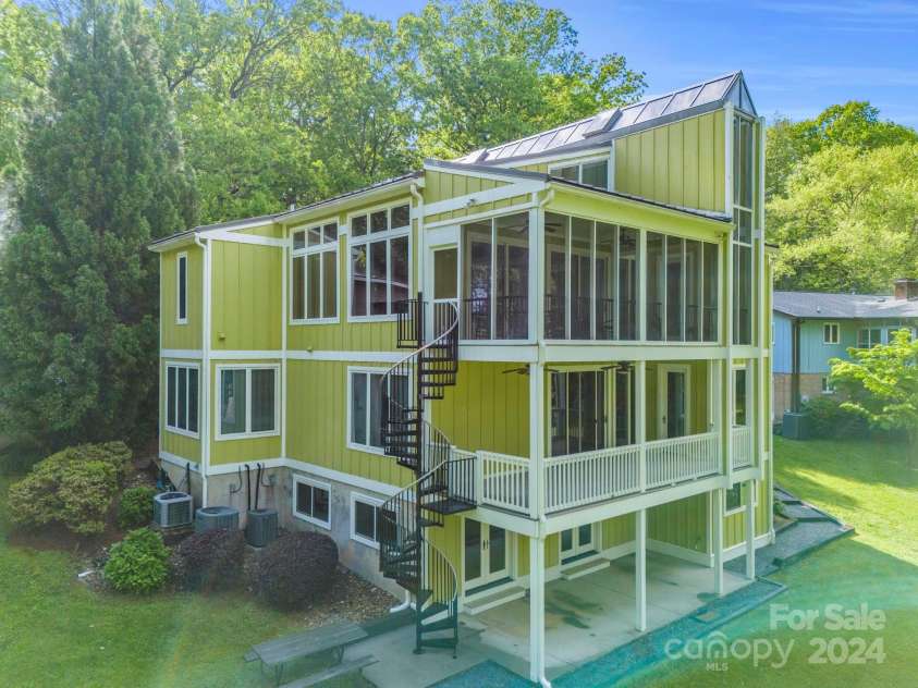 78 Assembly Drive, Flat Rock, NC 28731.  MLS# CAR4084810, YatesRealty ID 10772. 