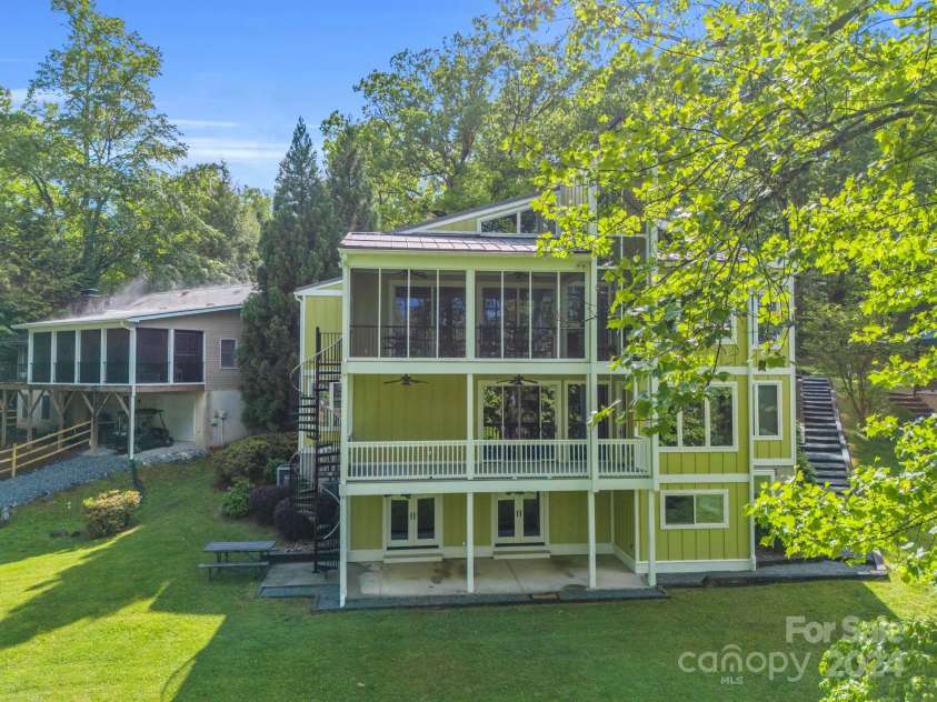 78 Assembly Drive, Flat Rock, NC 28731.  MLS# CAR4084810, YatesRealty ID 10772. 