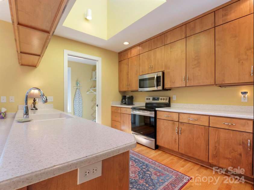 78 Assembly Drive, Flat Rock, NC 28731.  MLS# CAR4084810, YatesRealty ID 10772. 