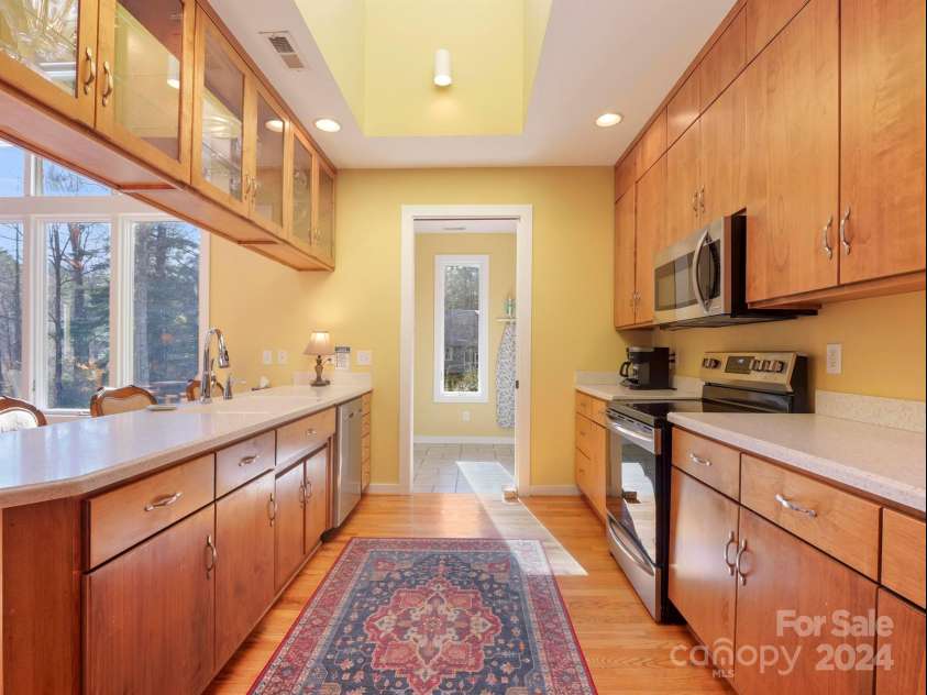 78 Assembly Drive, Flat Rock, NC 28731.  MLS# CAR4084810, YatesRealty ID 10772. 