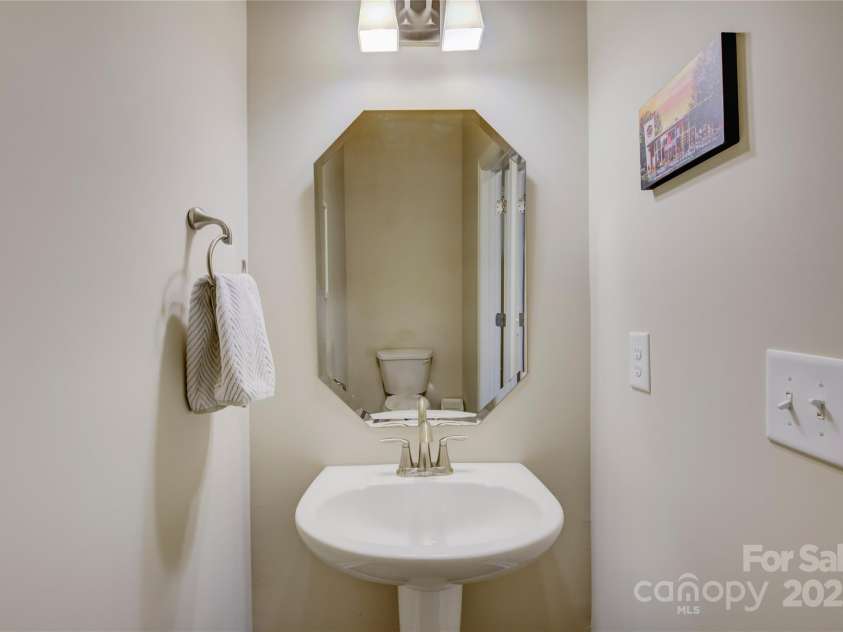 17627 Caddy Court, Charlotte, NC 28278.  MLS# CAR4209219, YatesRealty ID 10773. 