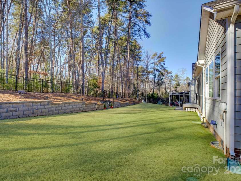 17627 Caddy Court, Charlotte, NC 28278.  MLS# CAR4209219, YatesRealty ID 10773. 