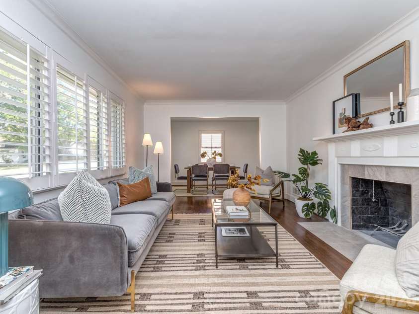 609 Cooper Drive, Charlotte, NC 28210.  MLS# CAR4365650, YatesRealty ID 10774. 