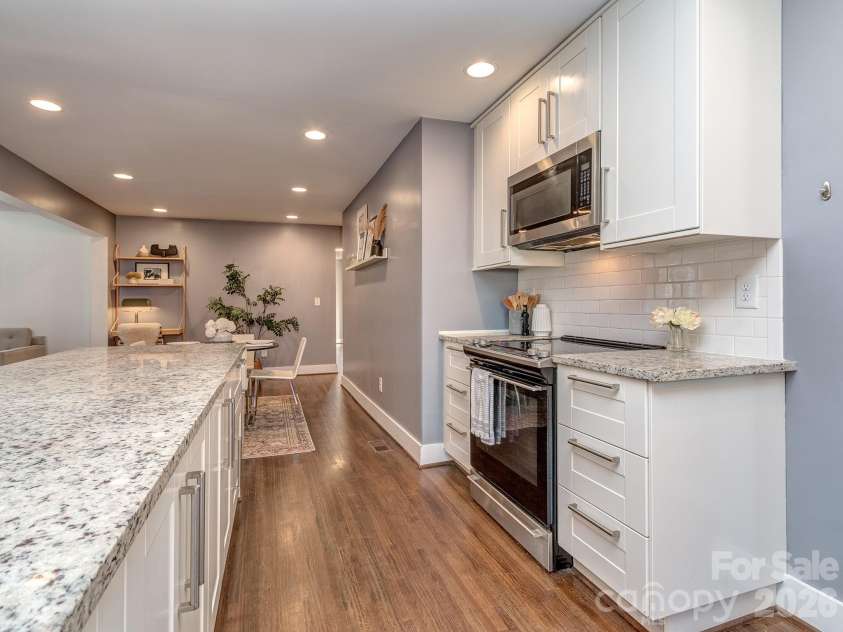 609 Cooper Drive, Charlotte, NC 28210.  MLS# CAR4365650, YatesRealty ID 10774. 