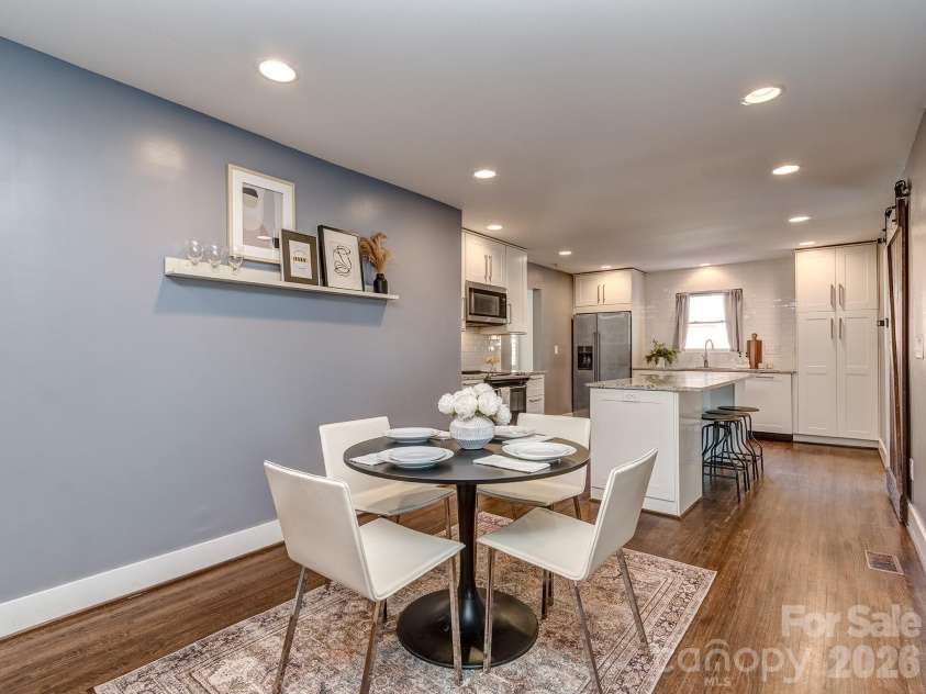 609 Cooper Drive, Charlotte, NC 28210.  MLS# CAR4365650, YatesRealty ID 10774. 