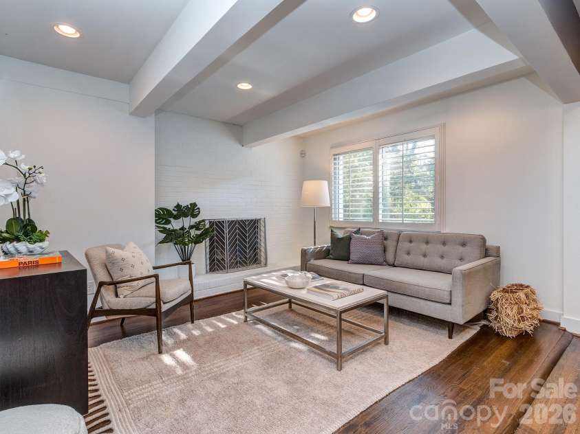 609 Cooper Drive, Charlotte, NC 28210.  MLS# CAR4365650, YatesRealty ID 10774. 