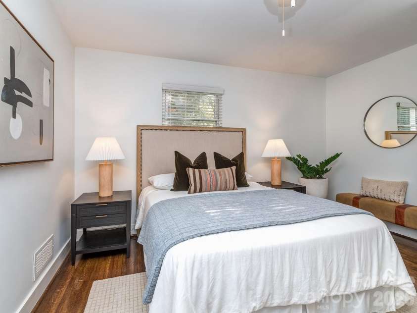 609 Cooper Drive, Charlotte, NC 28210.  MLS# CAR4365650, YatesRealty ID 10774. 