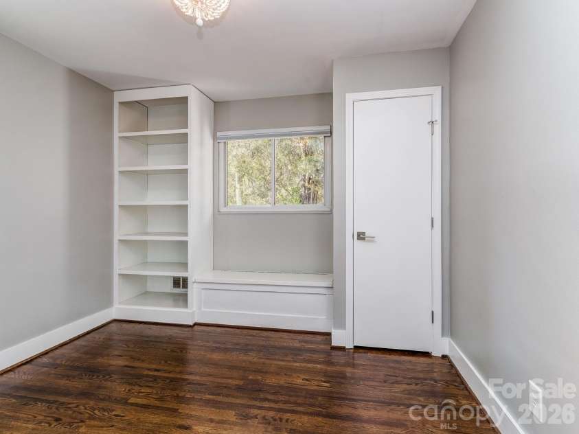 609 Cooper Drive, Charlotte, NC 28210.  MLS# CAR4365650, YatesRealty ID 10774. 
