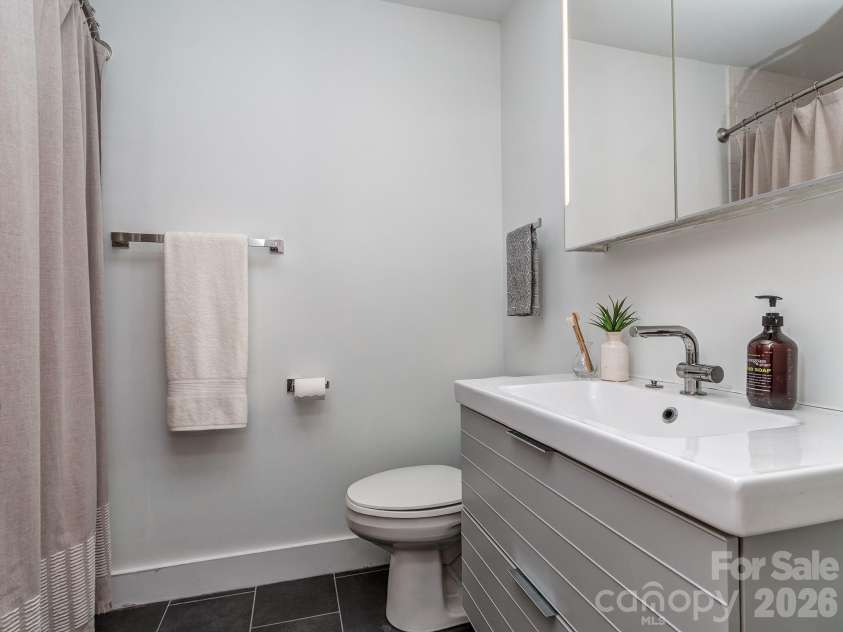 609 Cooper Drive, Charlotte, NC 28210.  MLS# CAR4365650, YatesRealty ID 10774. 