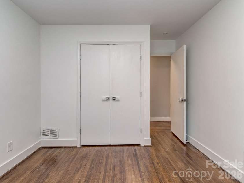 609 Cooper Drive, Charlotte, NC 28210.  MLS# CAR4365650, YatesRealty ID 10774. 