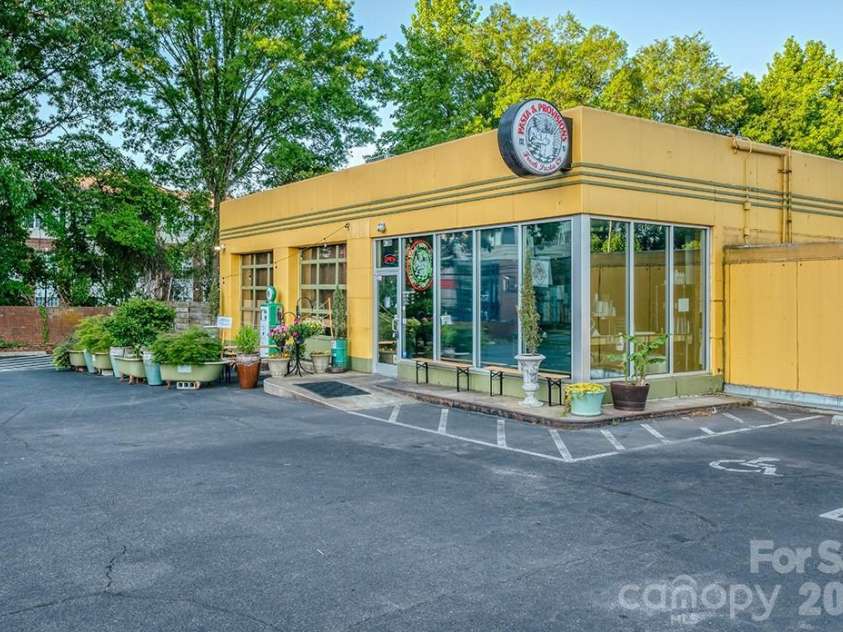 609 Cooper Drive, Charlotte, NC 28210.  MLS# CAR4365650, YatesRealty ID 10774. 