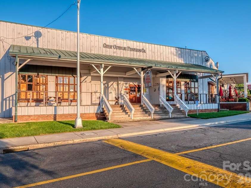 609 Cooper Drive, Charlotte, NC 28210.  MLS# CAR4365650, YatesRealty ID 10774. 
