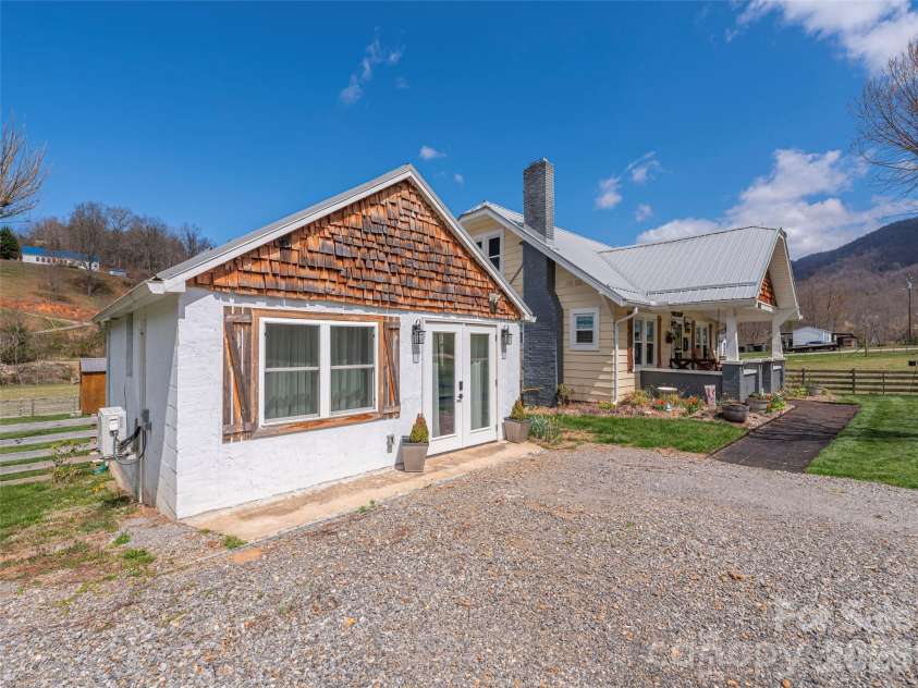 4896 Dutch Cove Road, Canton, NC 28716.  MLS# CAR4364484, YatesRealty ID 10776. 