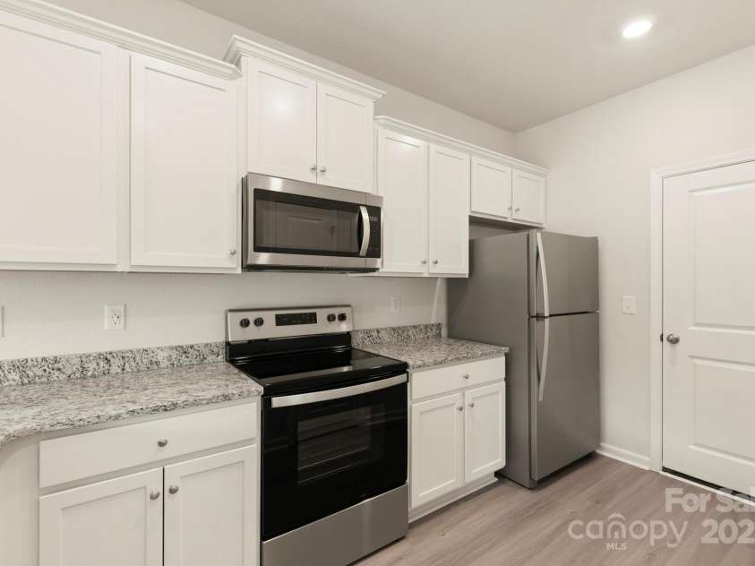 102 Lightning Drive, Shelby, NC 28152.  MLS# CAR4234121, YatesRealty ID 10777. 