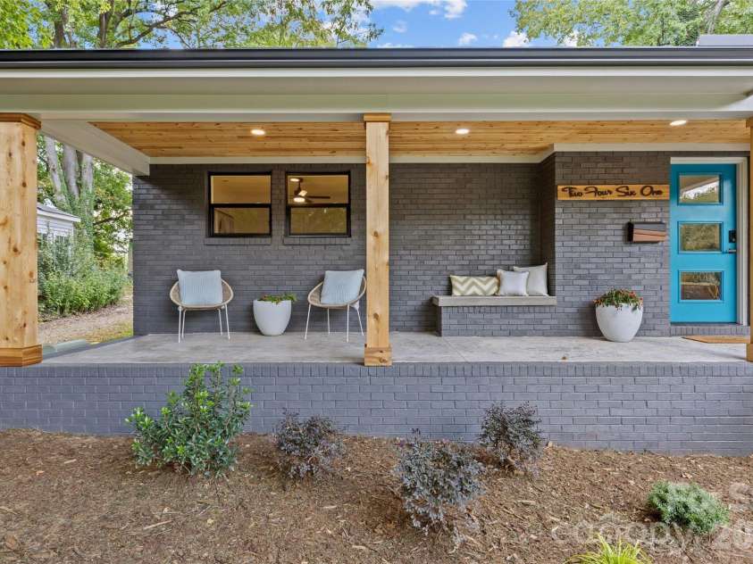 2461 Eaton Road, Charlotte, NC 28205.  MLS# CAR4355372, YatesRealty ID 10777. 