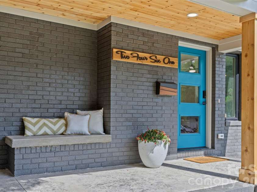 2461 Eaton Road, Charlotte, NC 28205.  MLS# CAR4355372, YatesRealty ID 10777. 