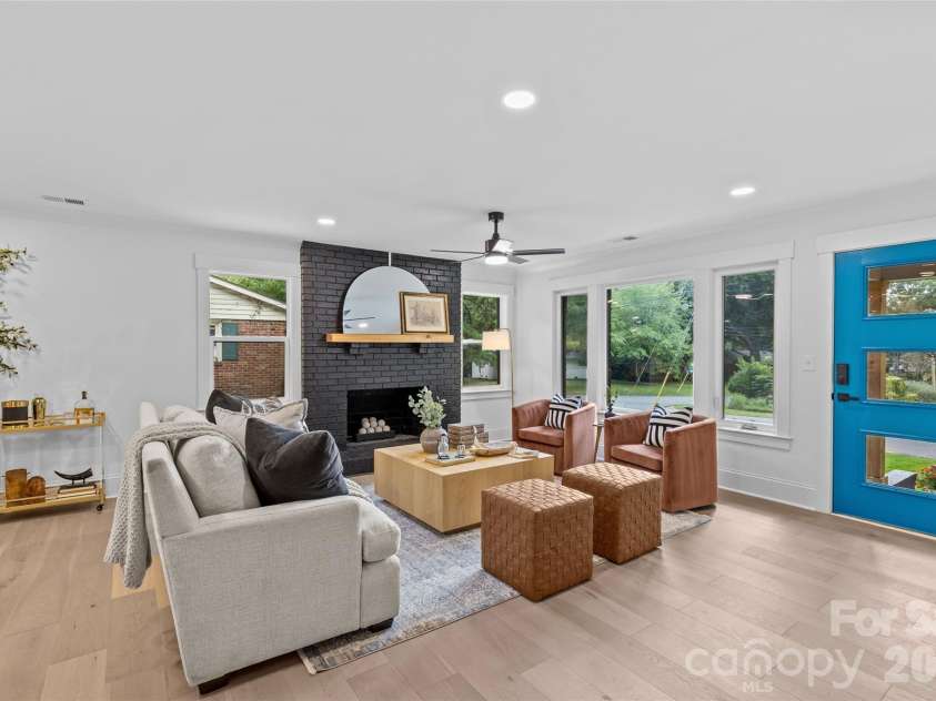 2461 Eaton Road, Charlotte, NC 28205.  MLS# CAR4355372, YatesRealty ID 10777. 