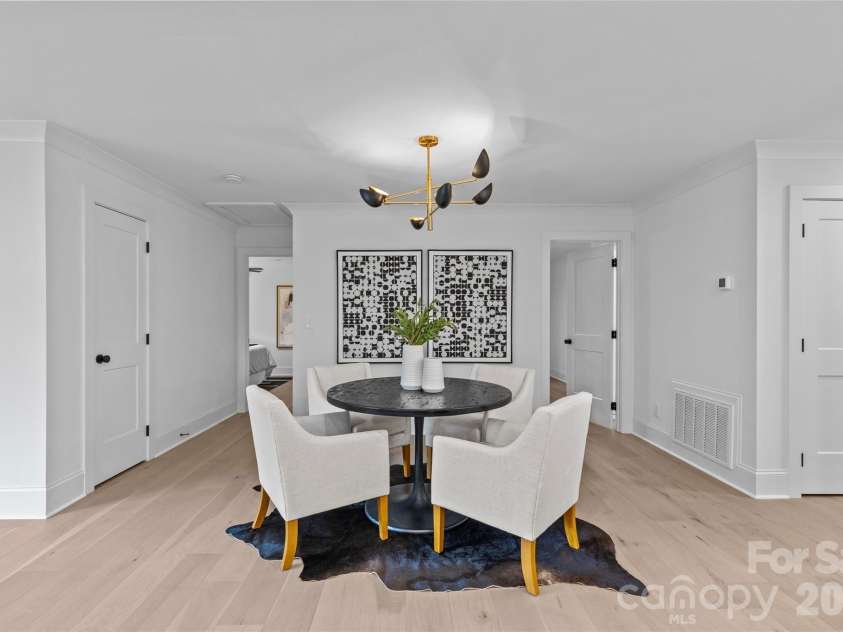 2461 Eaton Road, Charlotte, NC 28205.  MLS# CAR4355372, YatesRealty ID 10777. 