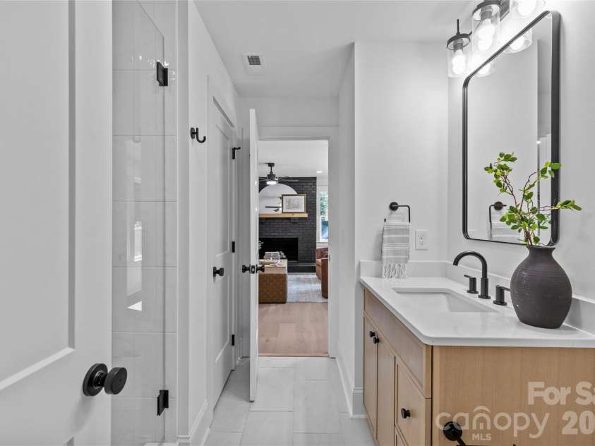 2461 Eaton Road, Charlotte, NC 28205.  MLS# CAR4355372, YatesRealty ID 10777. 