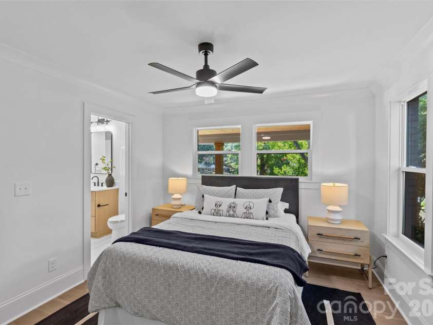 2461 Eaton Road, Charlotte, NC 28205.  MLS# CAR4355372, YatesRealty ID 10777. 