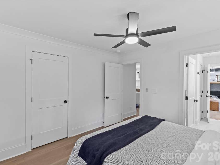2461 Eaton Road, Charlotte, NC 28205.  MLS# CAR4355372, YatesRealty ID 10777. 