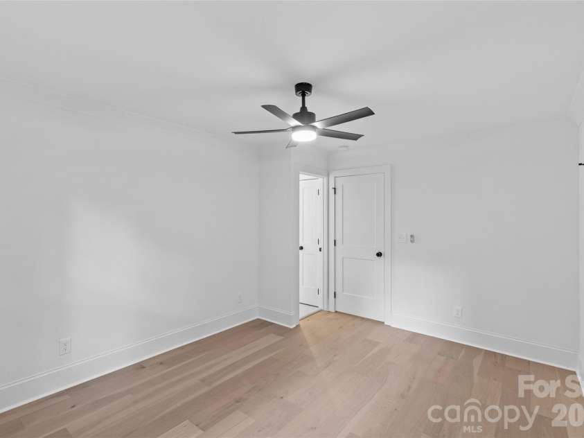 2461 Eaton Road, Charlotte, NC 28205.  MLS# CAR4355372, YatesRealty ID 10777. 