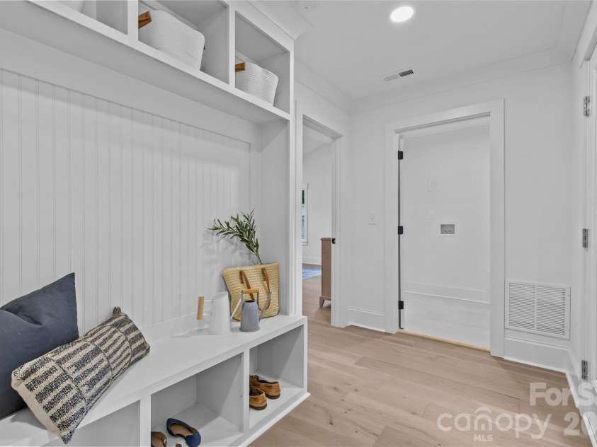 2461 Eaton Road, Charlotte, NC 28205.  MLS# CAR4355372, YatesRealty ID 10777. 