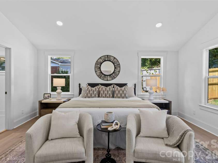 2461 Eaton Road, Charlotte, NC 28205.  MLS# CAR4355372, YatesRealty ID 10777. 