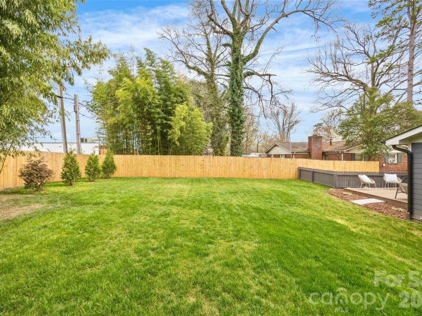 2461 Eaton Road, Charlotte, NC 28205.  MLS# CAR4355372, YatesRealty ID 10777. 