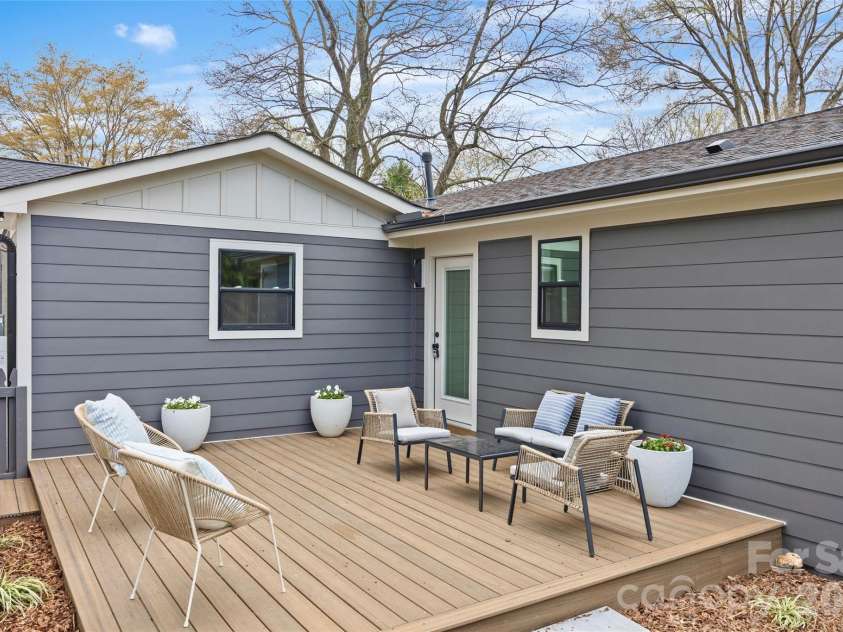 2461 Eaton Road, Charlotte, NC 28205.  MLS# CAR4355372, YatesRealty ID 10777. 