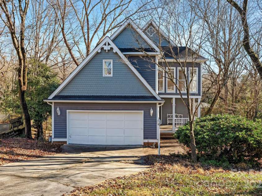 6017 Millbury Court, Charlotte, NC 28211.  MLS# CAR4272066, YatesRealty ID 1078. 