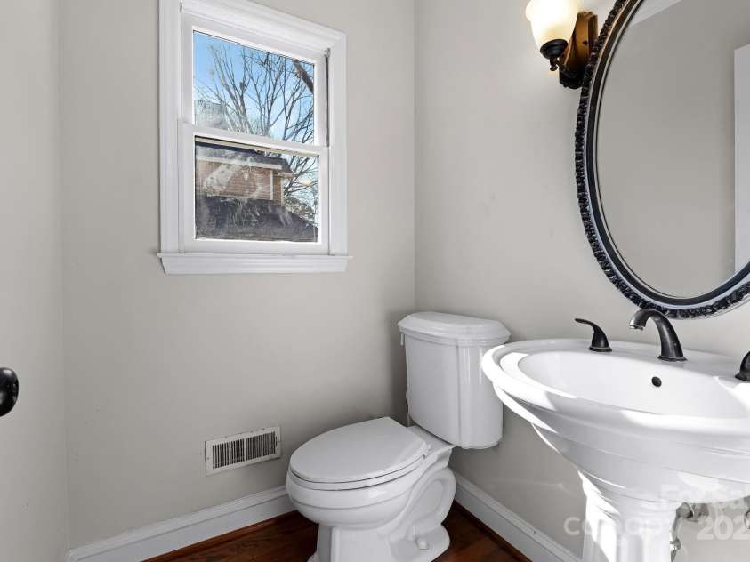 6017 Millbury Court, Charlotte, NC 28211.  MLS# CAR4272066, YatesRealty ID 1078. 