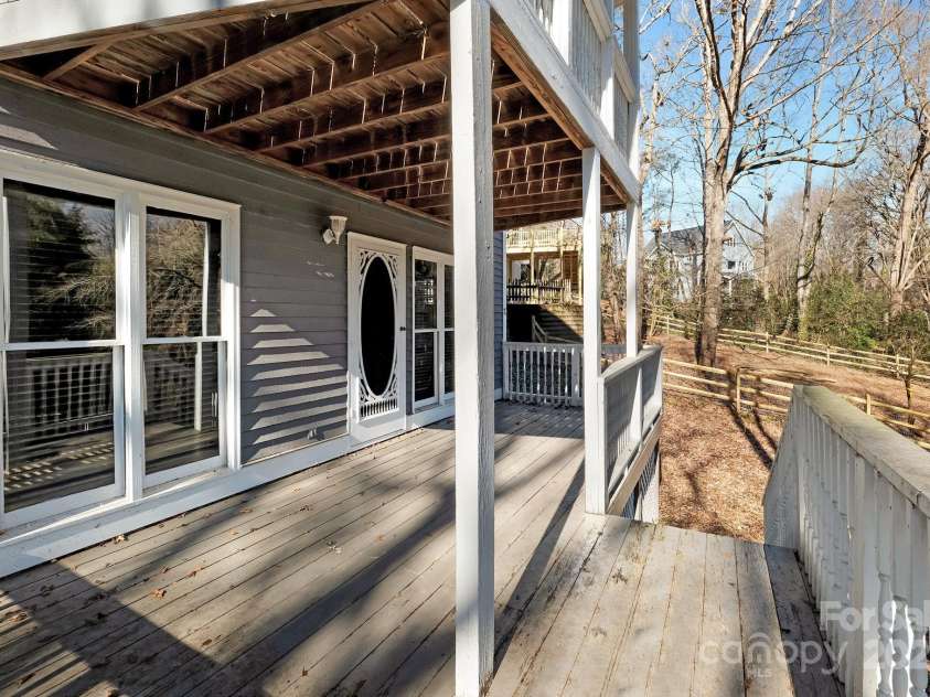 6017 Millbury Court, Charlotte, NC 28211.  MLS# CAR4272066, YatesRealty ID 1078. 