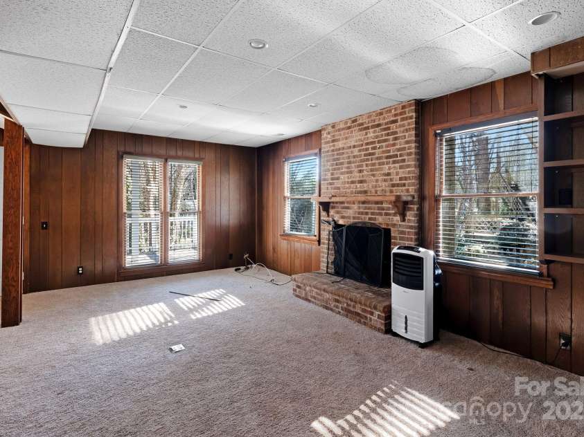 6017 Millbury Court, Charlotte, NC 28211.  MLS# CAR4272066, YatesRealty ID 1078. 