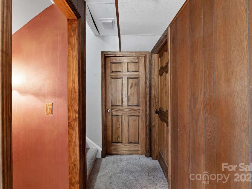 6017 Millbury Court, Charlotte, NC 28211.  MLS# CAR4272066, YatesRealty ID 1078. 