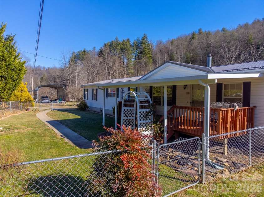 7581 Hwy 441 Highway, Sylva, NC 28779.  MLS# CAR4401095, YatesRealty ID 1078. 