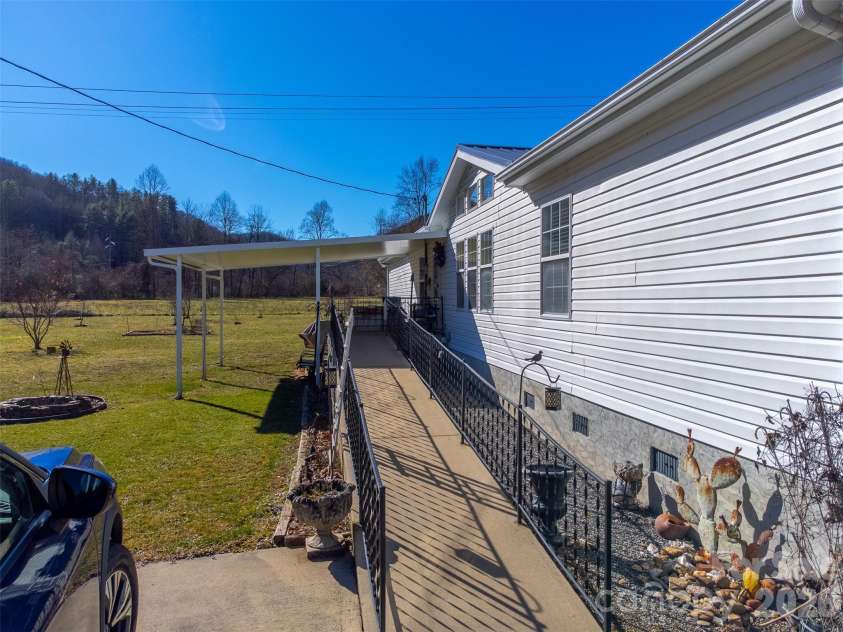 7581 Hwy 441 Highway, Sylva, NC 28779.  MLS# CAR4401095, YatesRealty ID 1078. 