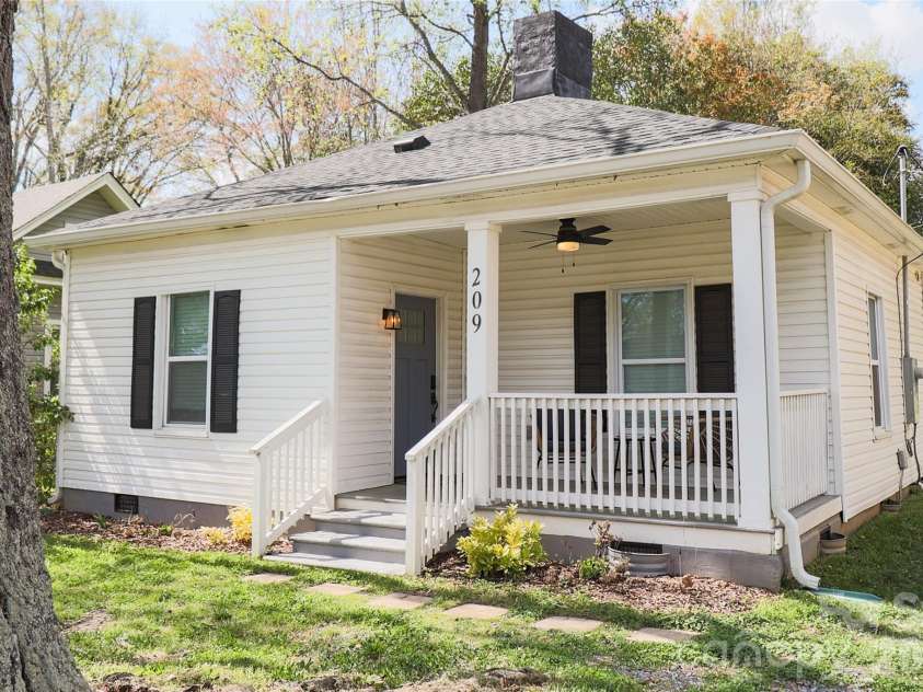 209 Columbia Avenue, Rock Hill, SC 29730.  MLS# CAR4359260, YatesRealty ID 10780. 