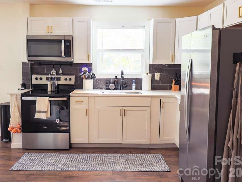 209 Columbia Avenue, Rock Hill, SC 29730.  MLS# CAR4359260, YatesRealty ID 10780. 
