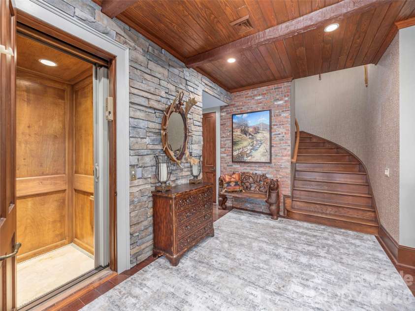 633 Altamont View, Asheville, NC 28804.  MLS# CAR4365453, YatesRealty ID 10781. All floors accessible via elevator