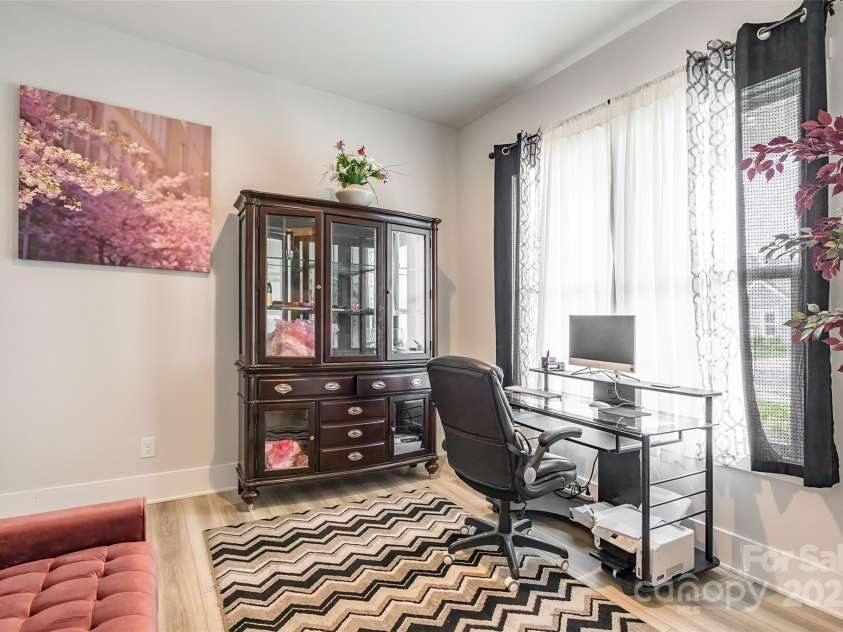 8008 Brookbank Drive, Charlotte, NC 28269.  MLS# CAR4253404, YatesRealty ID 10781. 