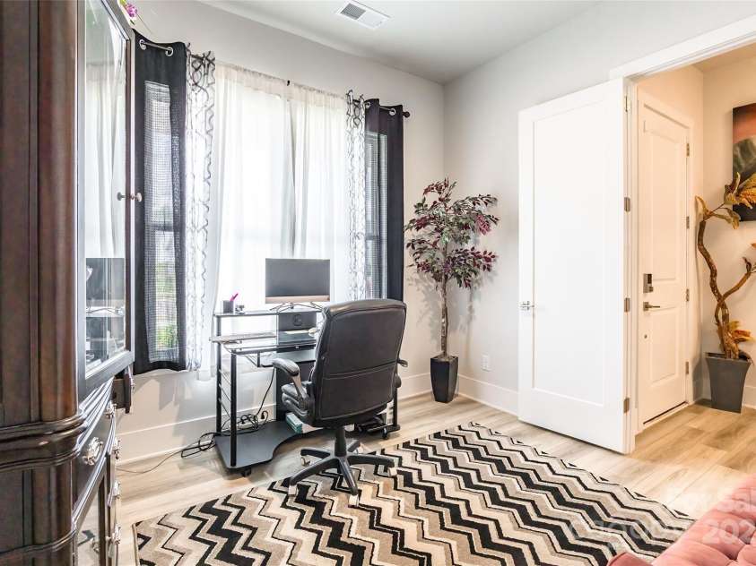 8008 Brookbank Drive, Charlotte, NC 28269.  MLS# CAR4253404, YatesRealty ID 10781. 