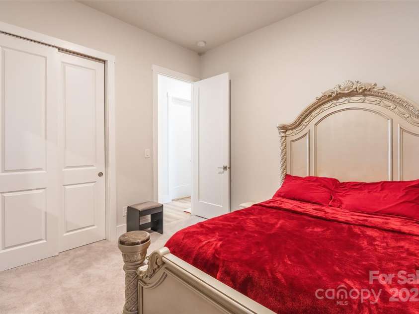 8008 Brookbank Drive, Charlotte, NC 28269.  MLS# CAR4253404, YatesRealty ID 10781. 