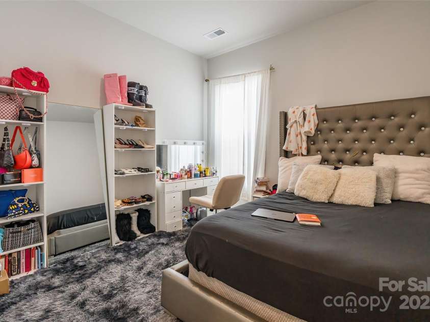 8008 Brookbank Drive, Charlotte, NC 28269.  MLS# CAR4253404, YatesRealty ID 10781. 