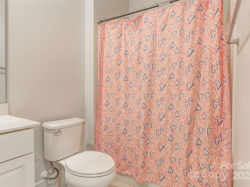 8008 Brookbank Drive, Charlotte, NC 28269.  MLS# CAR4253404, YatesRealty ID 10781. 