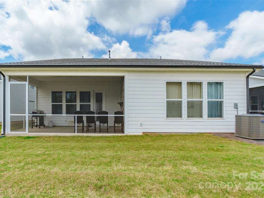 8008 Brookbank Drive, Charlotte, NC 28269.  MLS# CAR4253404, YatesRealty ID 10781. 